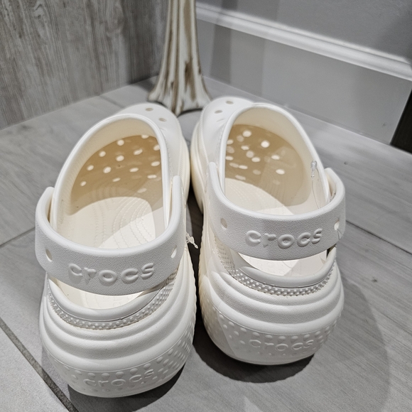 Crocs Womens White Platform Clogs Shoes Size 11 - Picture 4 of 4